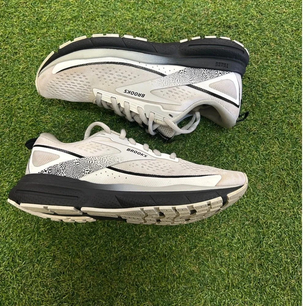Brooks Trace 3 Womens Running Shoes White Black Grey 1204011B191 Size 6.5